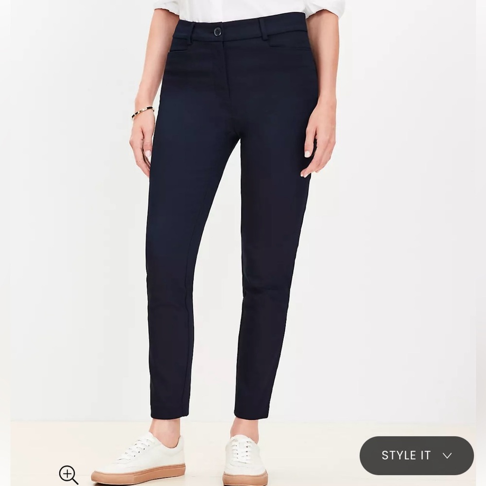 LIKE NEW. The Loft Curvy Sutton Skinny Pant